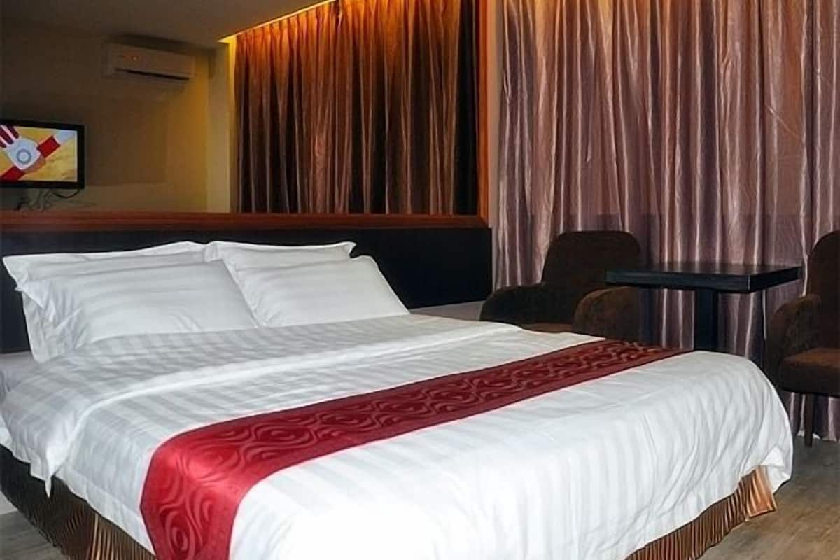 deluxe double room | iron/ironing board, rollaway beds, free wifi