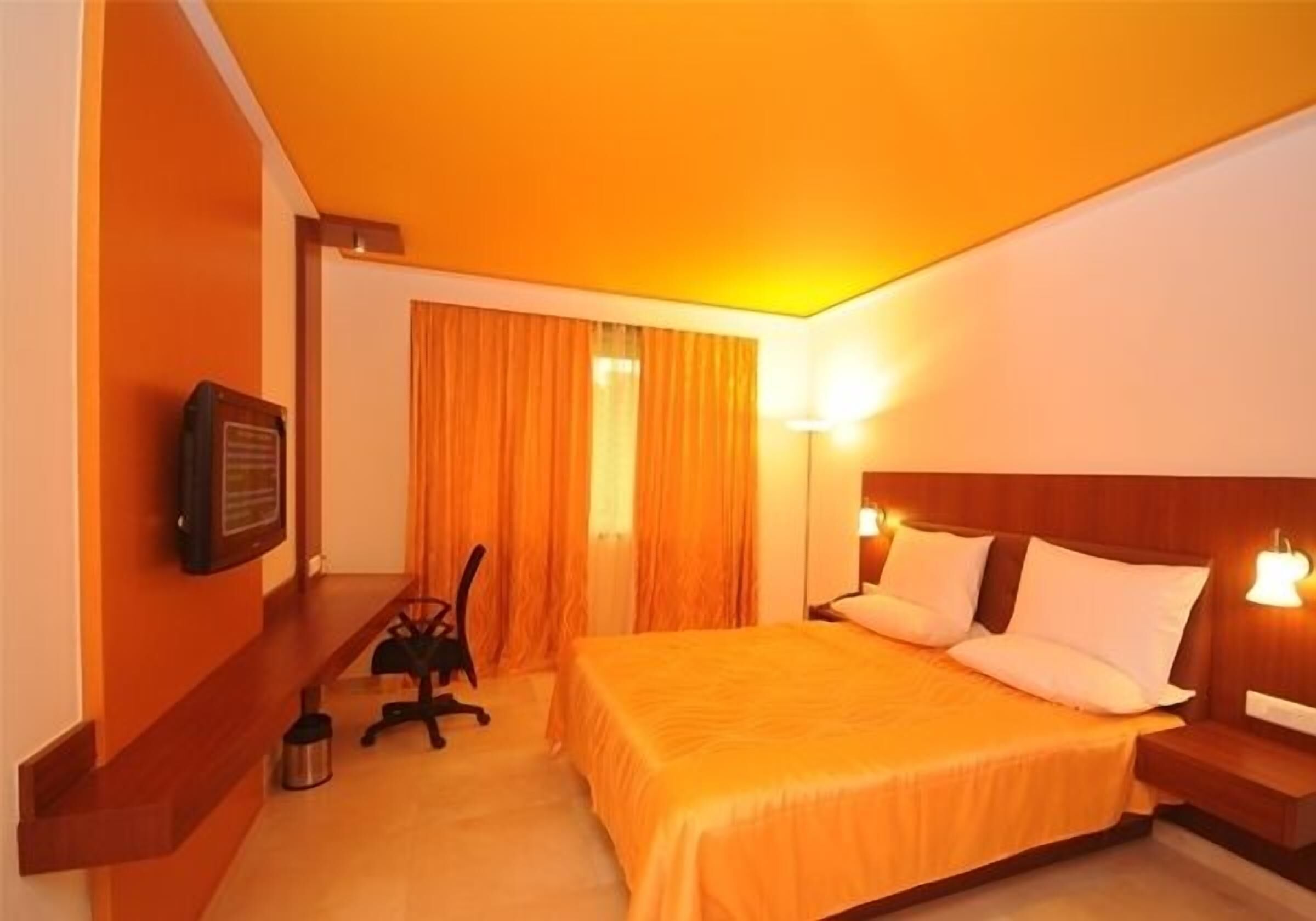 In-room safe, desk, blackout drapes, free WiFi