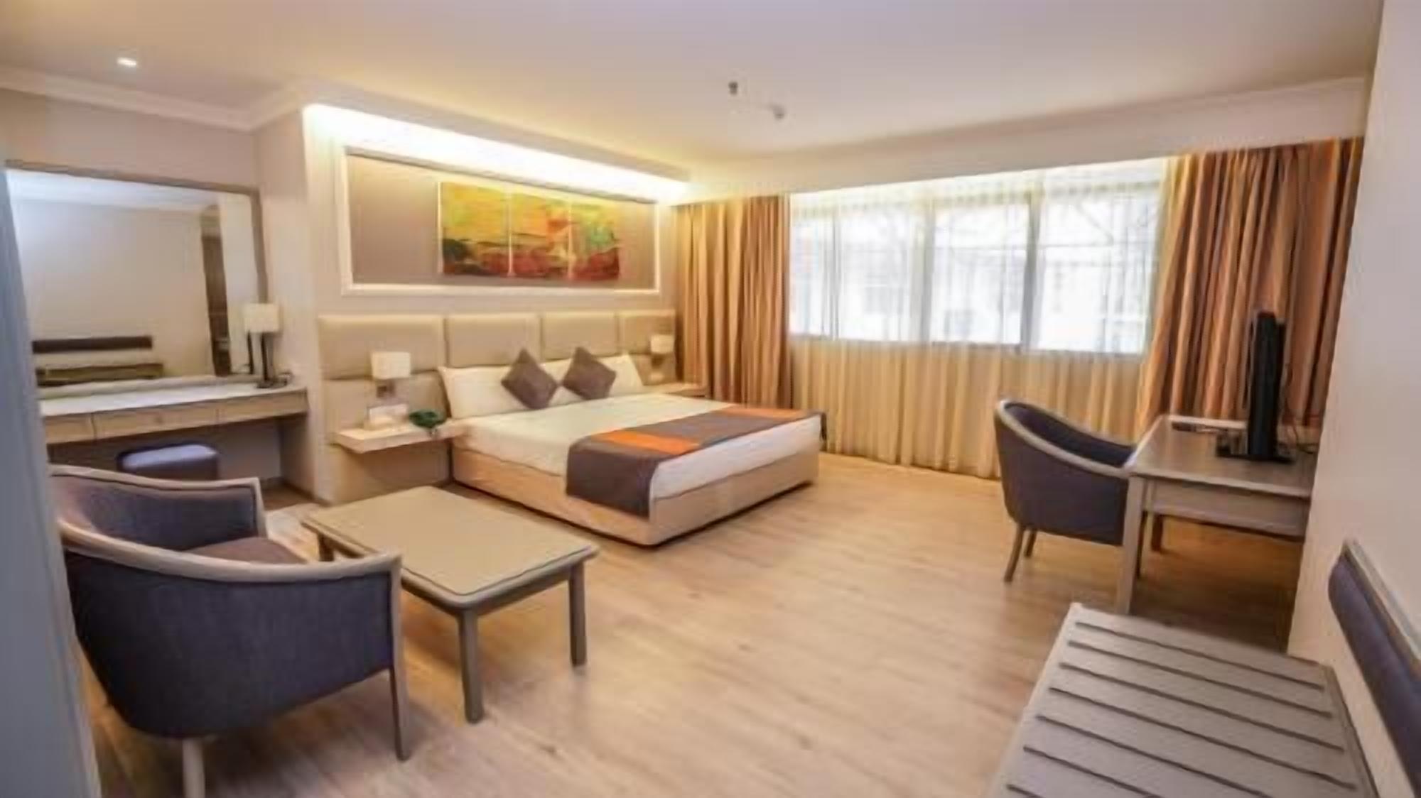 Minibar, in-room safe, desk, soundproofing