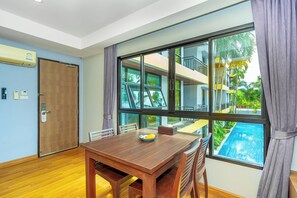 Apartment, 2 Bedrooms | In-room dining