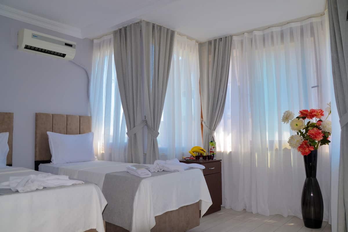 1 bedroom, Egyptian cotton sheets, Select Comfort beds, in-room safe