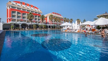 Poolside bar