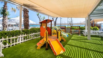 Außen-Kinderspielplatz