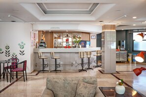 3 bar/lounge, bar tepi kolam renang dan bar pantai
