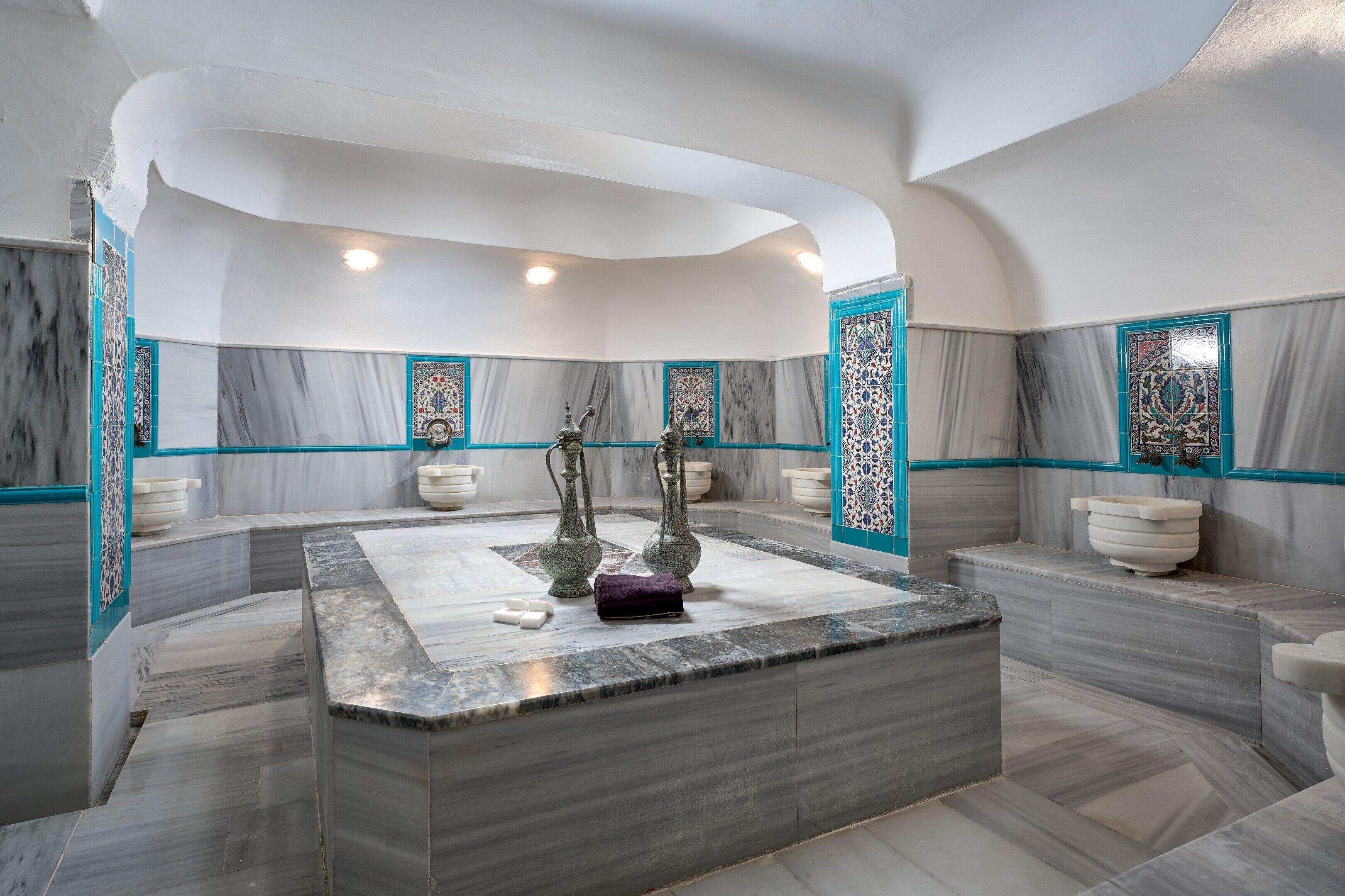Hammam, soins corporels, soins d'aromathérapie, enveloppements corporels
