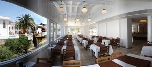 Breakfast, lunch, dinner served; alfresco dining - Club Munamar Beach Resort – All Inclusive (Marmaris)