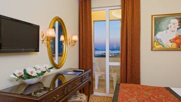 Free minibar, in-room safe, blackout drapes, soundproofing