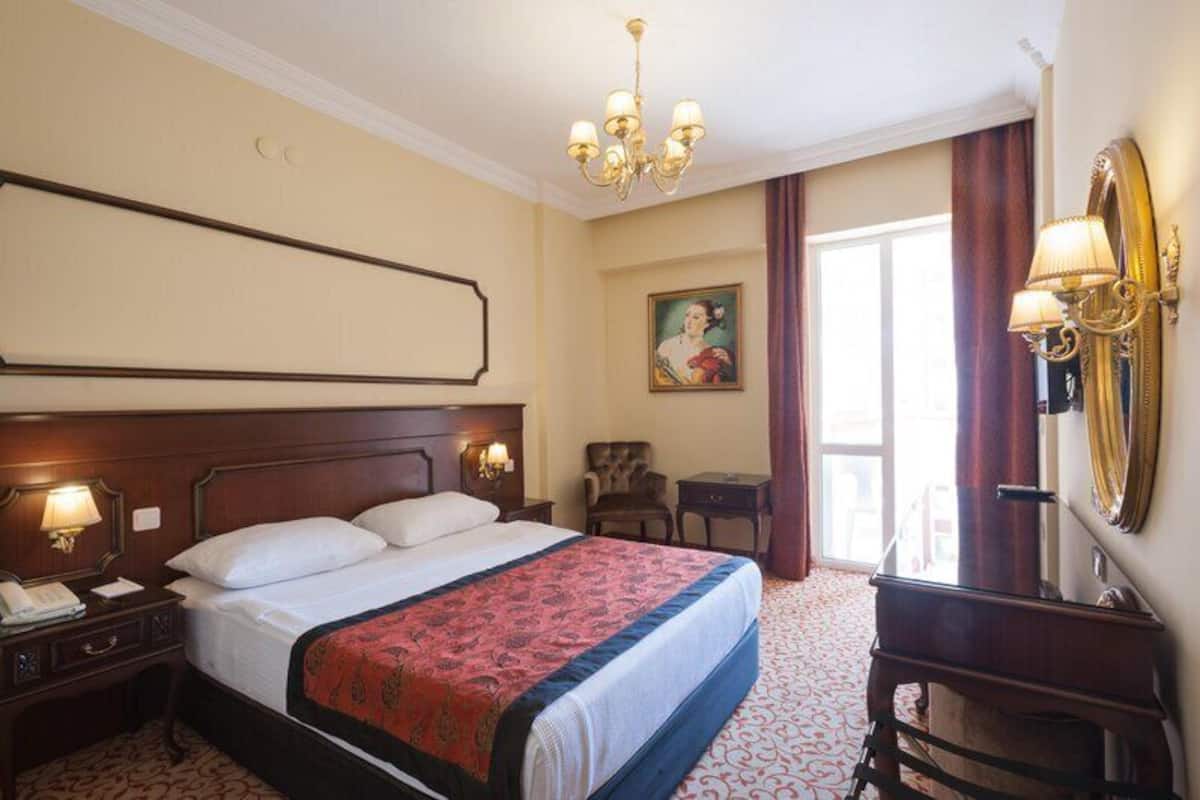 Minibar (free items), in-room safe, blackout drapes, soundproofing