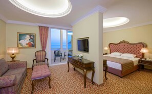 King Suite | Free minibar, in-room safe, blackout curtains, soundproofing - Antique Roman Palace Museum Hotel - Adults Only Ultra All Inclusive (Alanya)