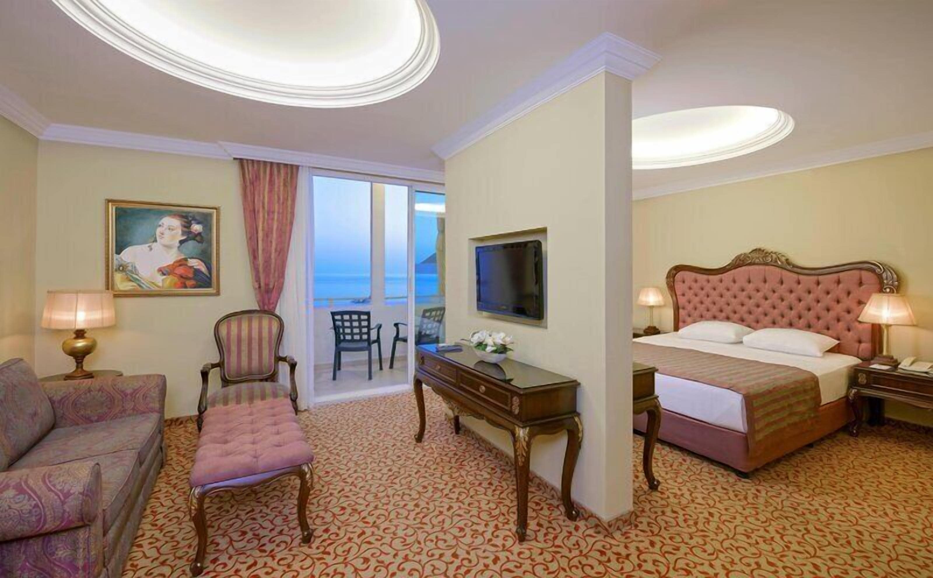 King Suite | Minibar con artículos gratuitos, caja fuerte, cortinas opacas