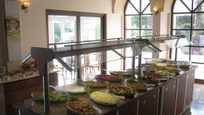 زفاف داخل الفندق