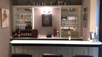Bar (in der Unterkunft)