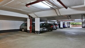 Free self-parking - Hotel Toskana (Wiesbaden)