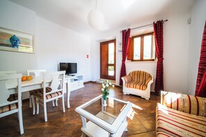 Apartment, 1 Bedroom, Pool View, Ground Floor | In-room safe, desk, blackout drapes, soundproofing - Vila Riva Apartments (Dubrovacko Primorje)