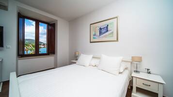 Comfort Studio | In-room safe, desk, blackout curtains, soundproofing