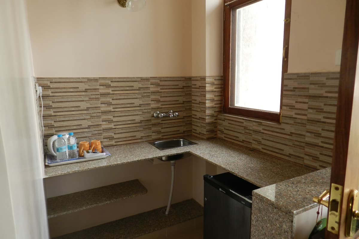 luxury double or twin room | private kitchen | electric kettle, high chair