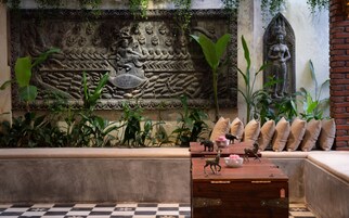 3 间酒吧/酒廊、2 间池畔酒吧