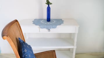 Habitación doble Deluxe | Caja de seguridad en la habitación, wifi gratis y ropa de cama