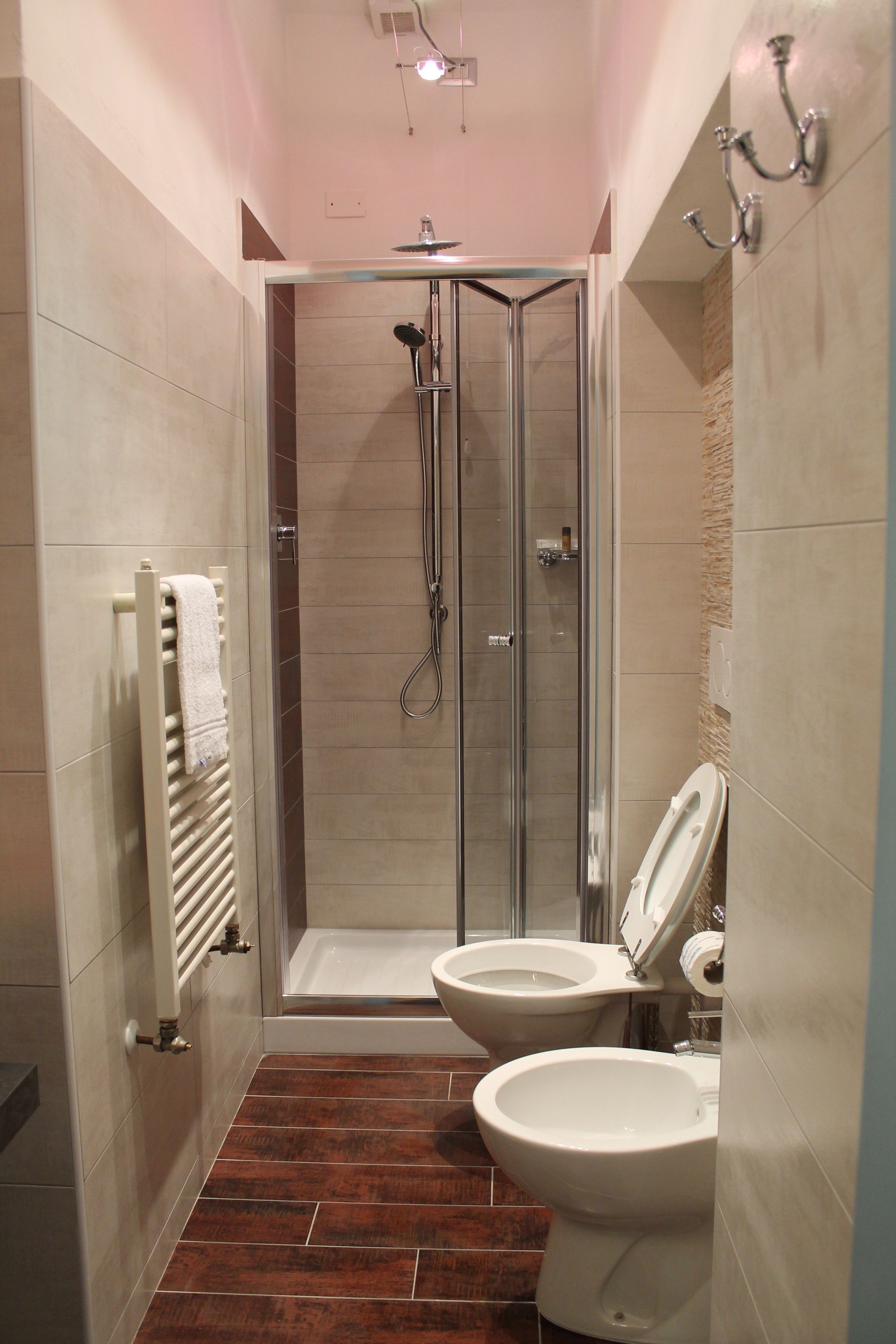 Suite | Bagno | Set di cortesia gratuito, asciugacapelli, bidet, asciugamani