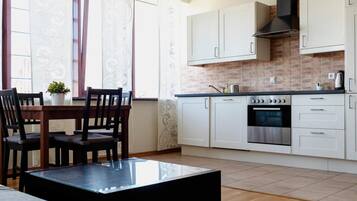 Fridge, stovetop, dishwasher, electric kettle