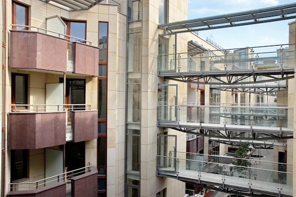 Property grounds - Silver Apartments (Wroclaw)