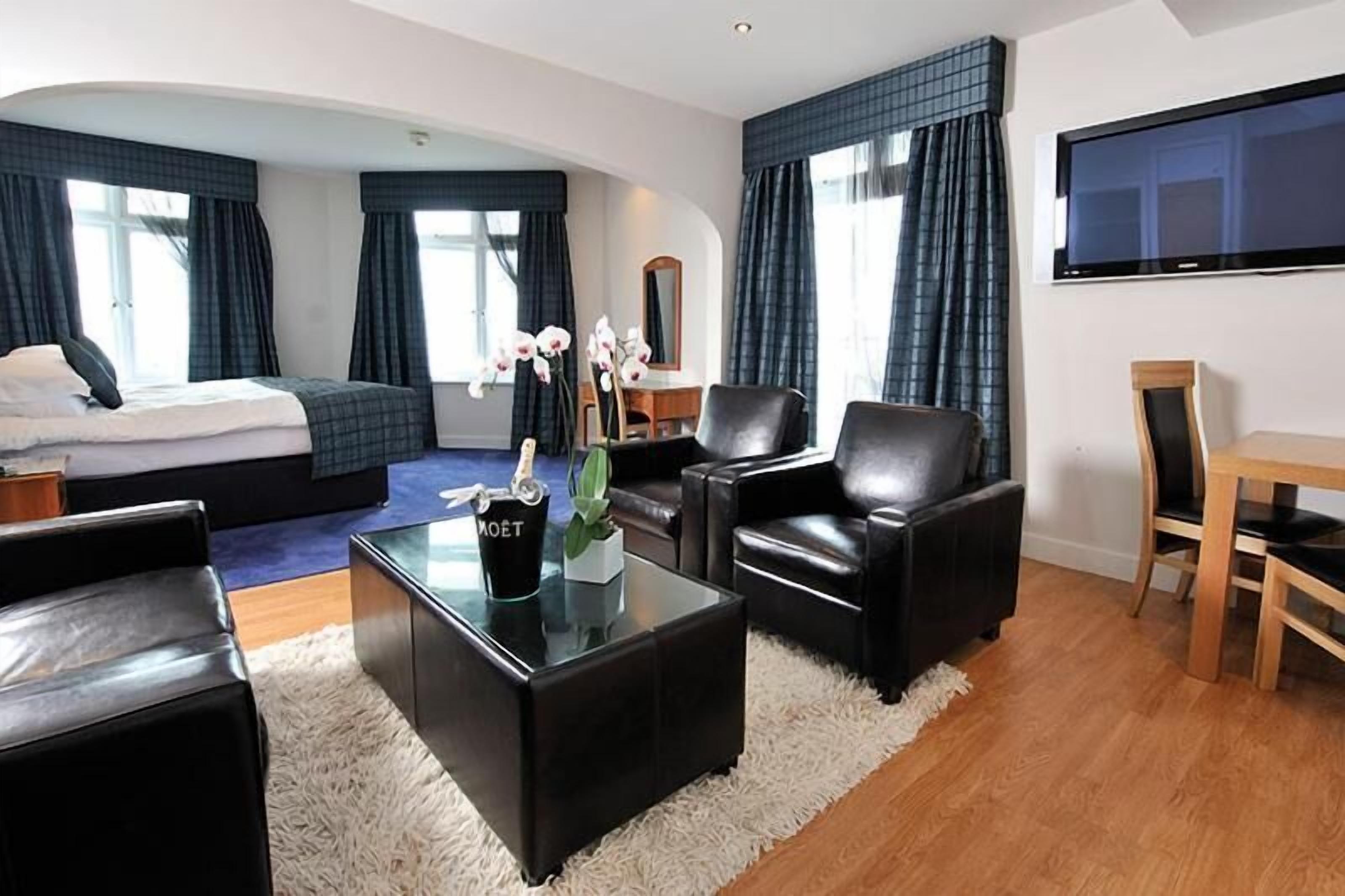 Memory-foam beds, minibar, in-room safe, desk