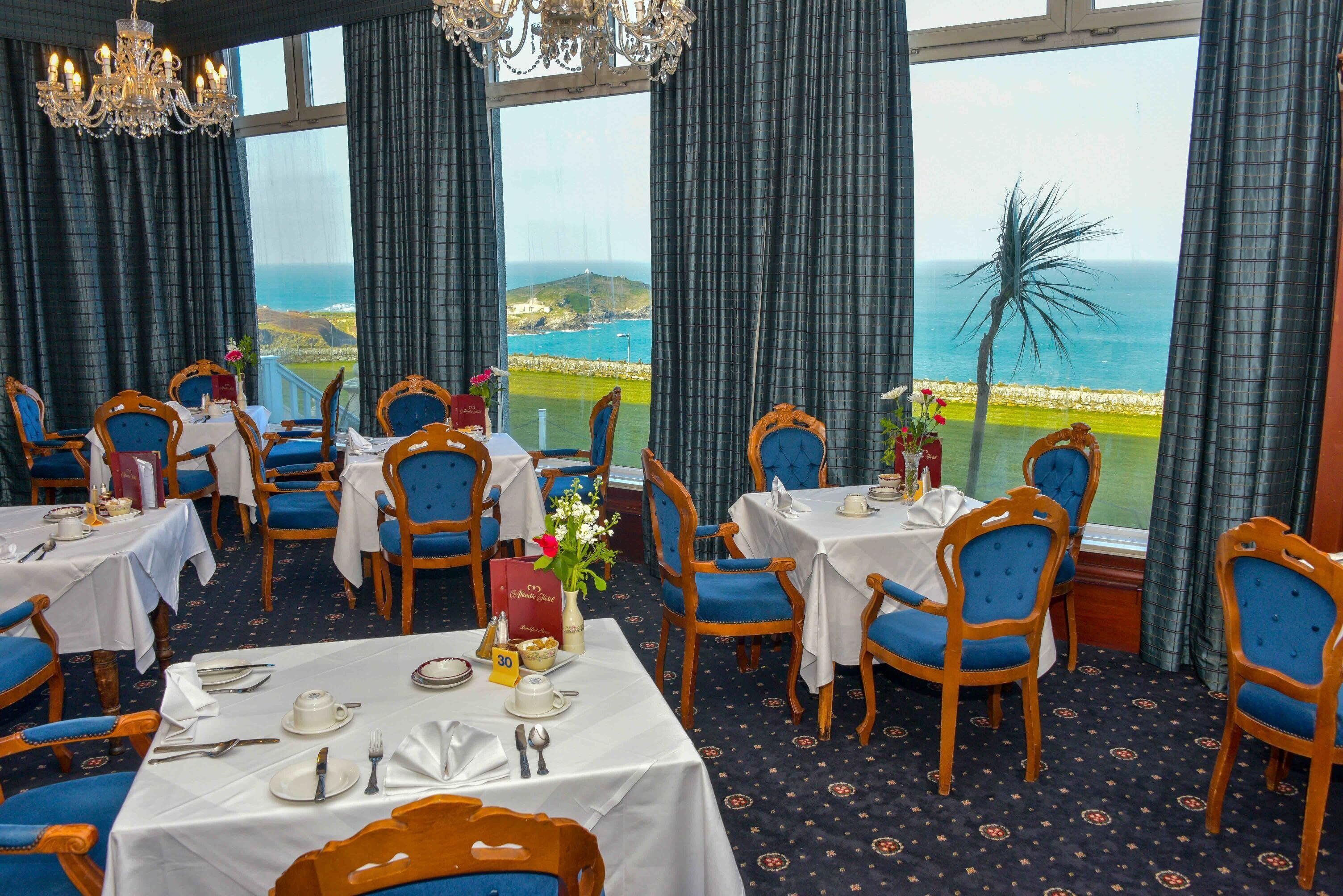 lunch, dinner served; local cuisine, al fresco dining