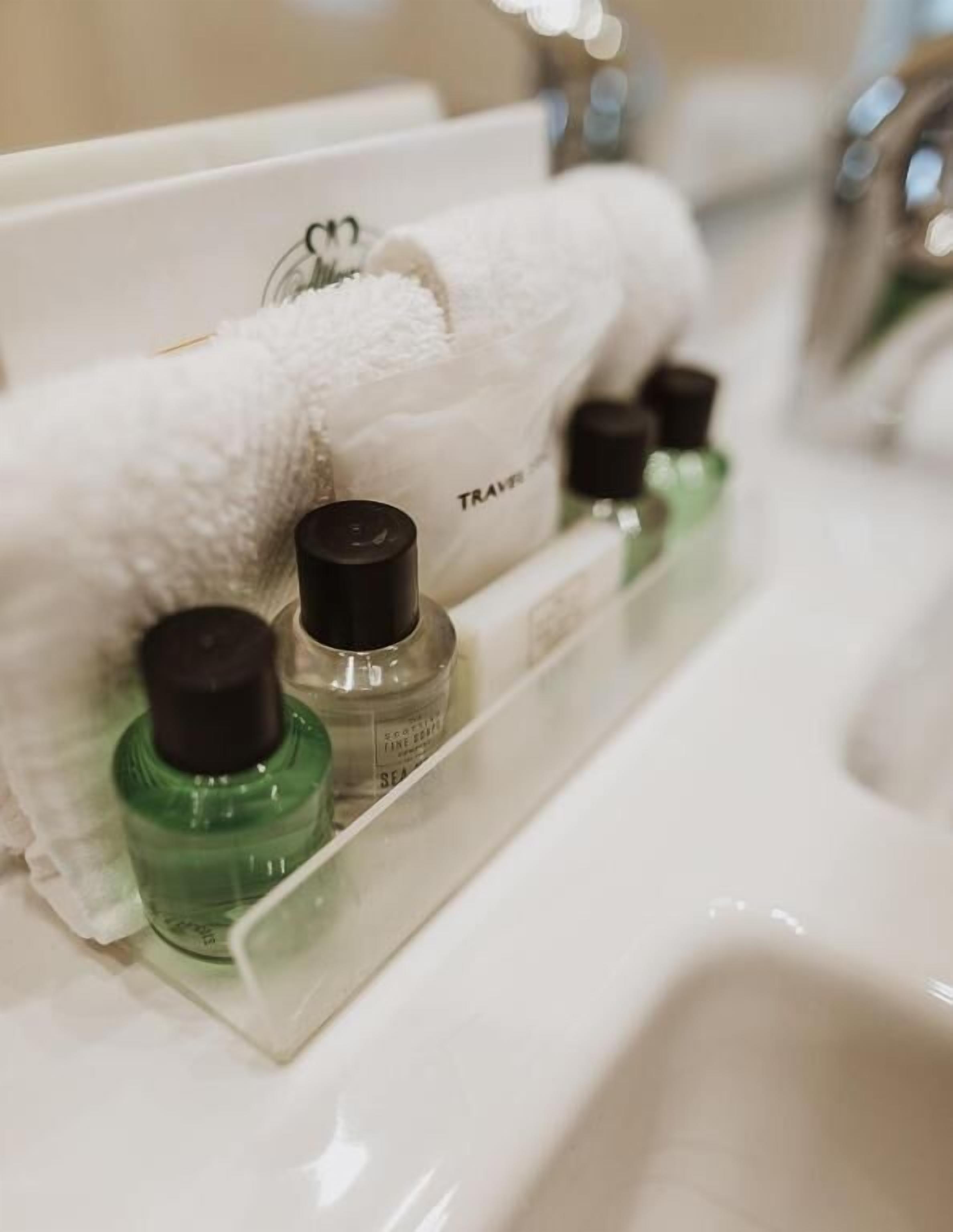 combined shower/bathtub, free toiletries, hair dryer, bathrobes