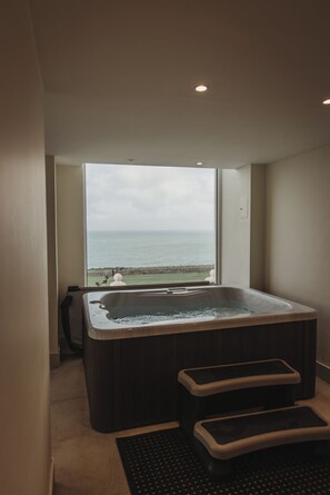 Bain à remous intérieur