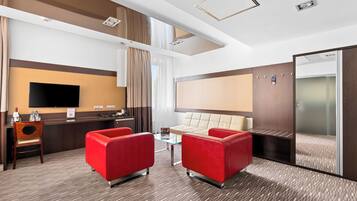 Business-Doppel- oder -Zweibettzimmer | Schreibtisch, Bügeleisen/Bügelbrett, kostenlose Babybetten