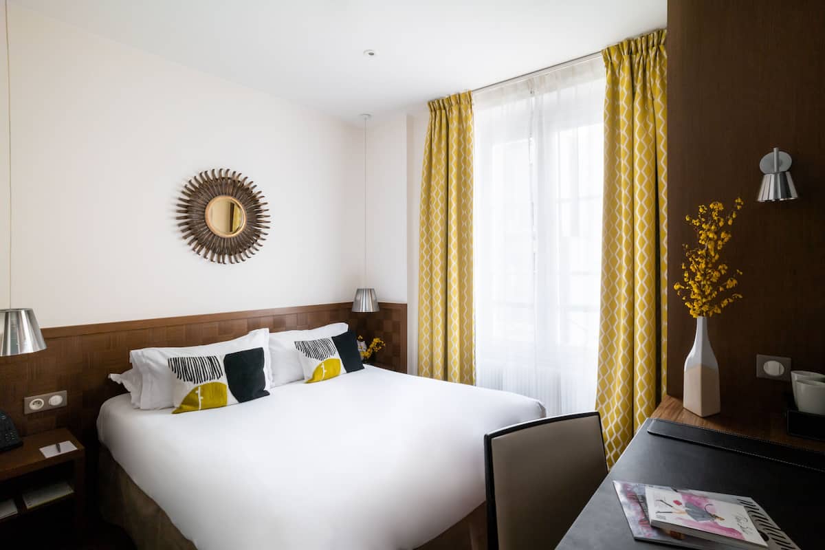 Free minibar items, in-room safe, desk, soundproofing
