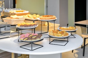 Daily buffet breakfast (EUR 9.50 per person)