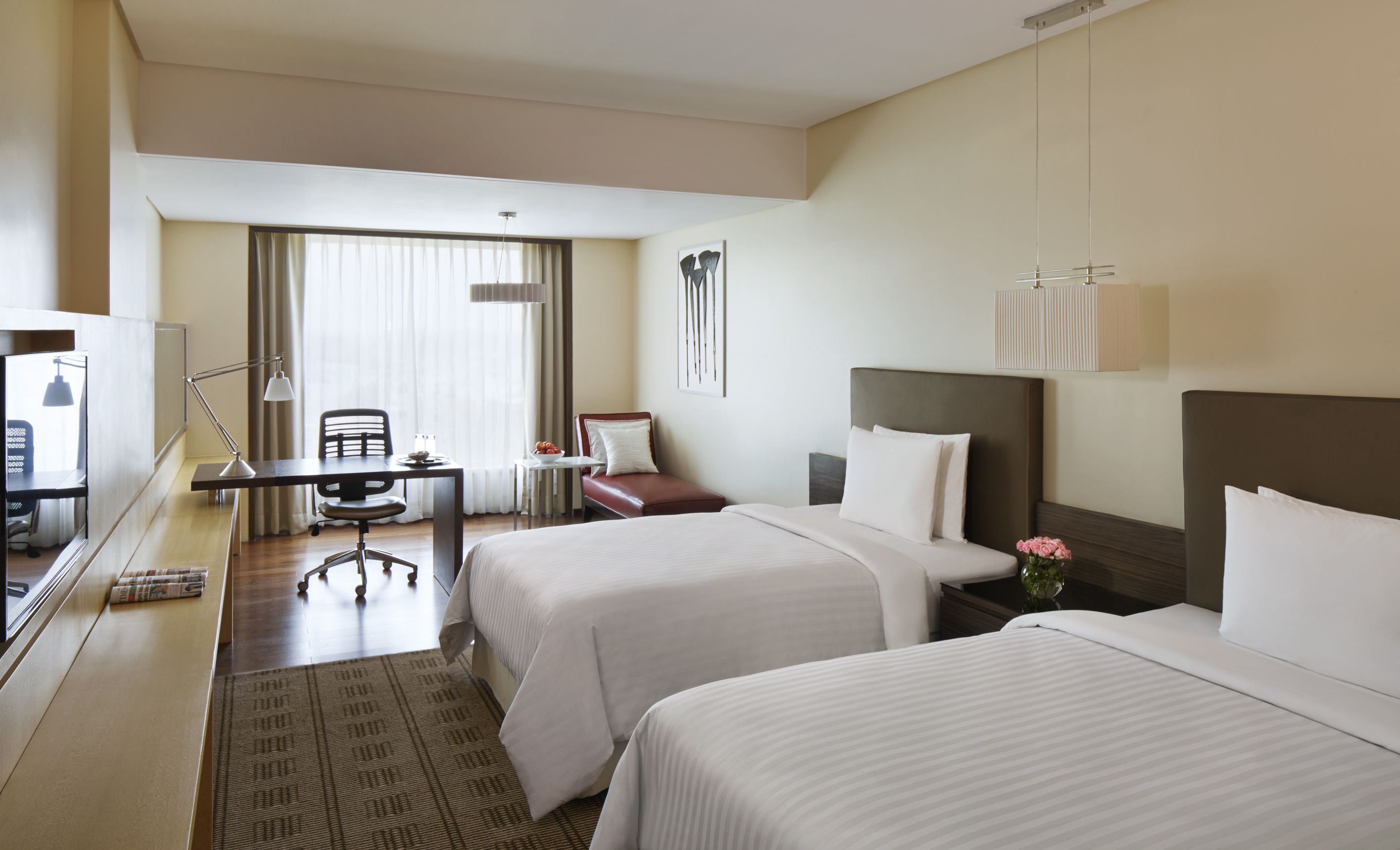 Sengetøy av topp kvalitet, dundyner, senger med overmadrass og minibar