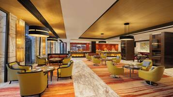 Phục vụ bữa sáng, bữa trưa, bữa tối, món ăn mang phong cách quốc tế