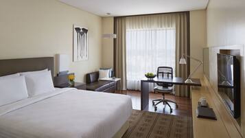 Bộ đồ giường cao cấp, chăn bông, nệm có lớp đệm bông, minibar