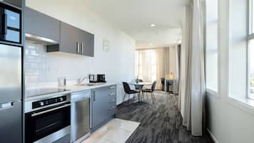 Apartment, 1 Bedroom | Egyptian cotton sheets, premium bedding, memory foam beds