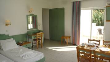 Studio | Blackout drapes, soundproofing, iron/ironing board, cribs/infant beds