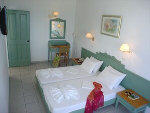 Cortinas blackout y sistema de insonorización 