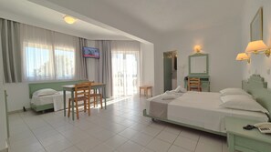 Verdunkelungsvorhänge, schallisolierte Zimmer, Bügeleisen/Bügelbrett