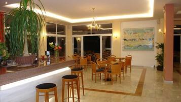 Bar (in der Unterkunft)