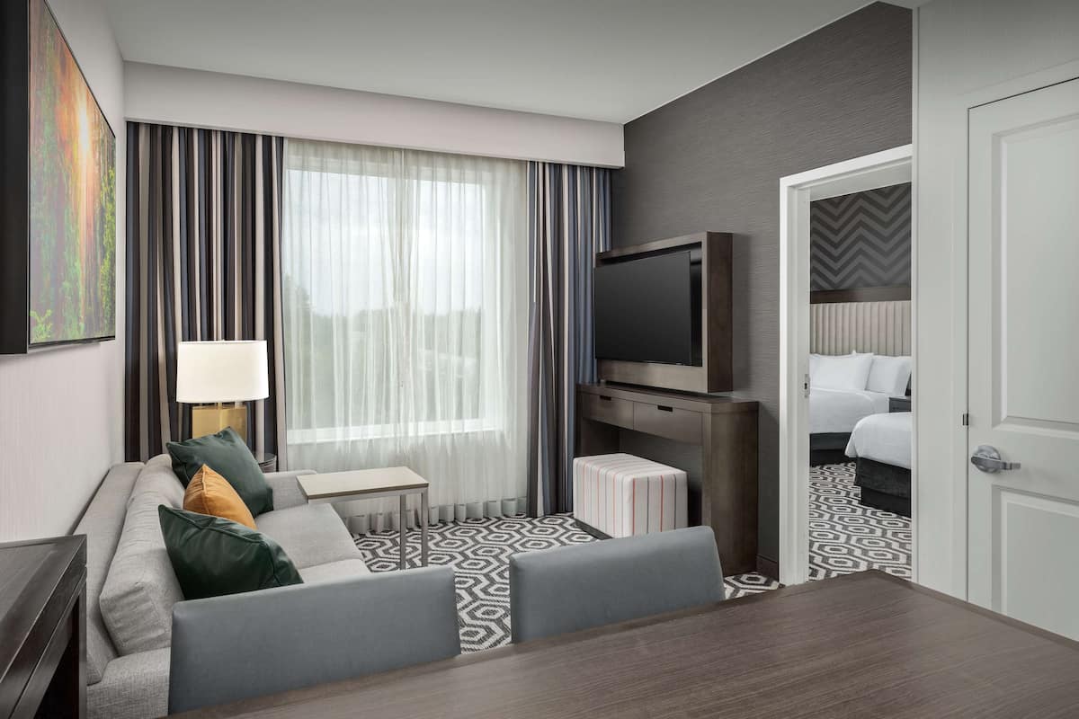 Roupas de cama premium, cofres nos quartos, berços grátis