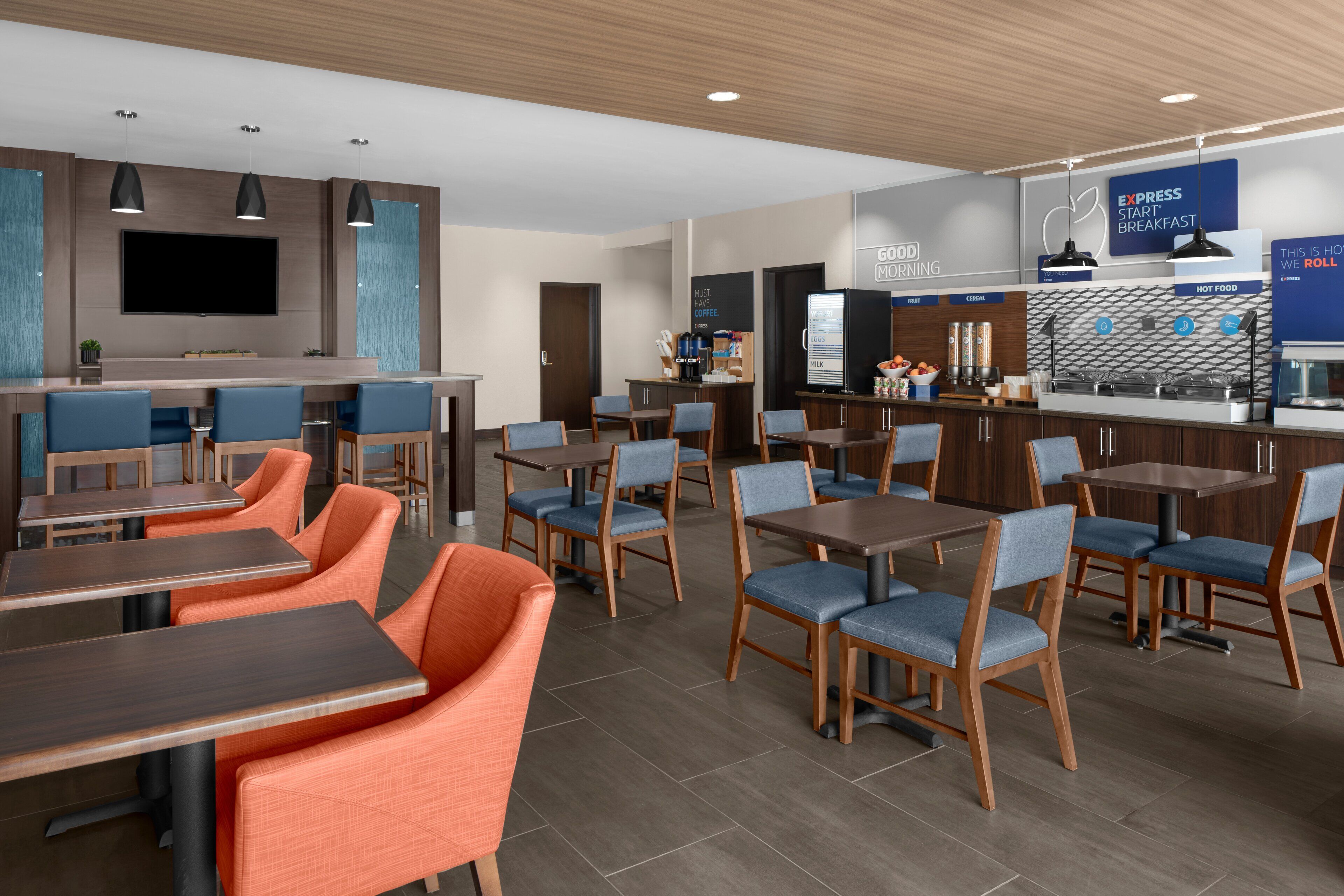 Free daily buffet breakfast