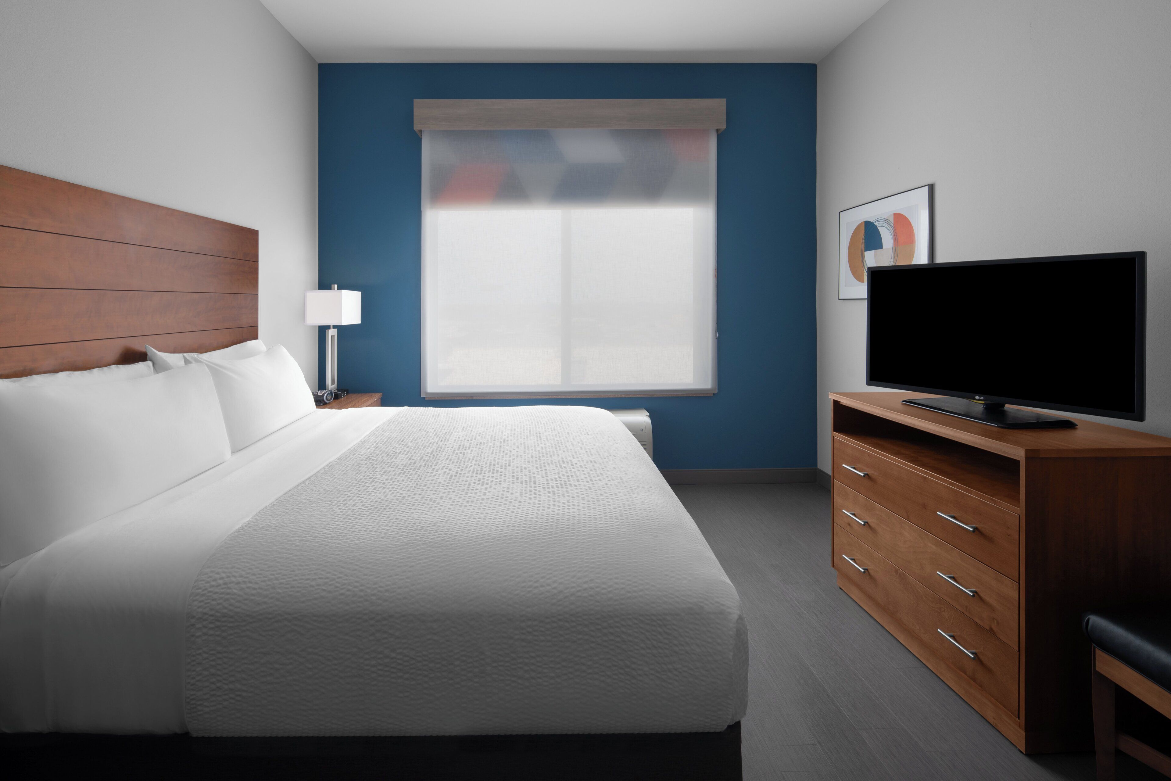 1 bedroom, desk, iron/ironing board, free cots/infant beds