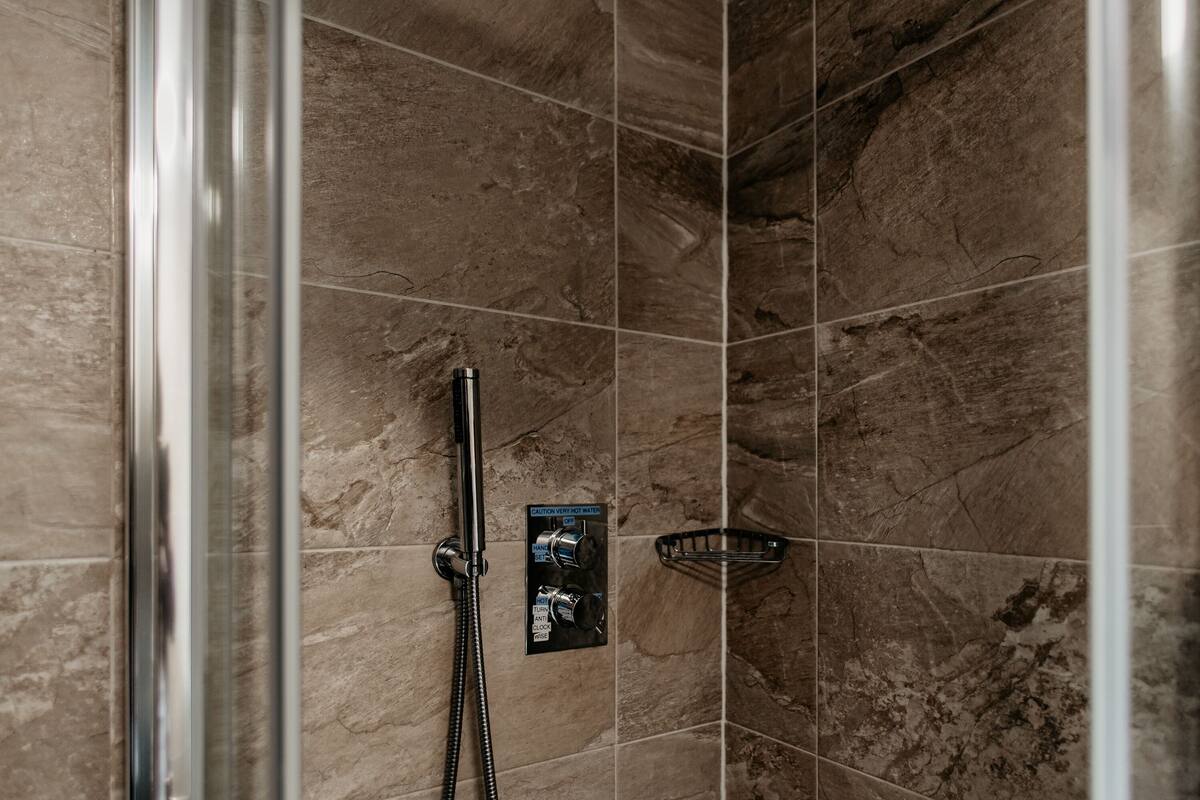 junior suite | desk, iron/ironing board, free wifi, bed sheets