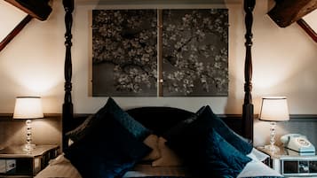 Junior Suite | Desk, iron/ironing board, free WiFi, bed sheets