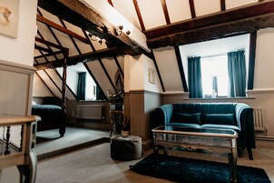 Junior Suite | Living area