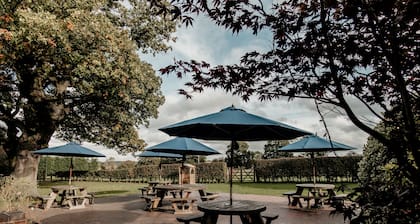 Oak Farm Hotel