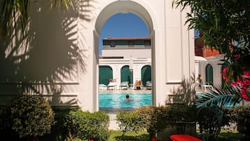 Seasonal outdoor pool