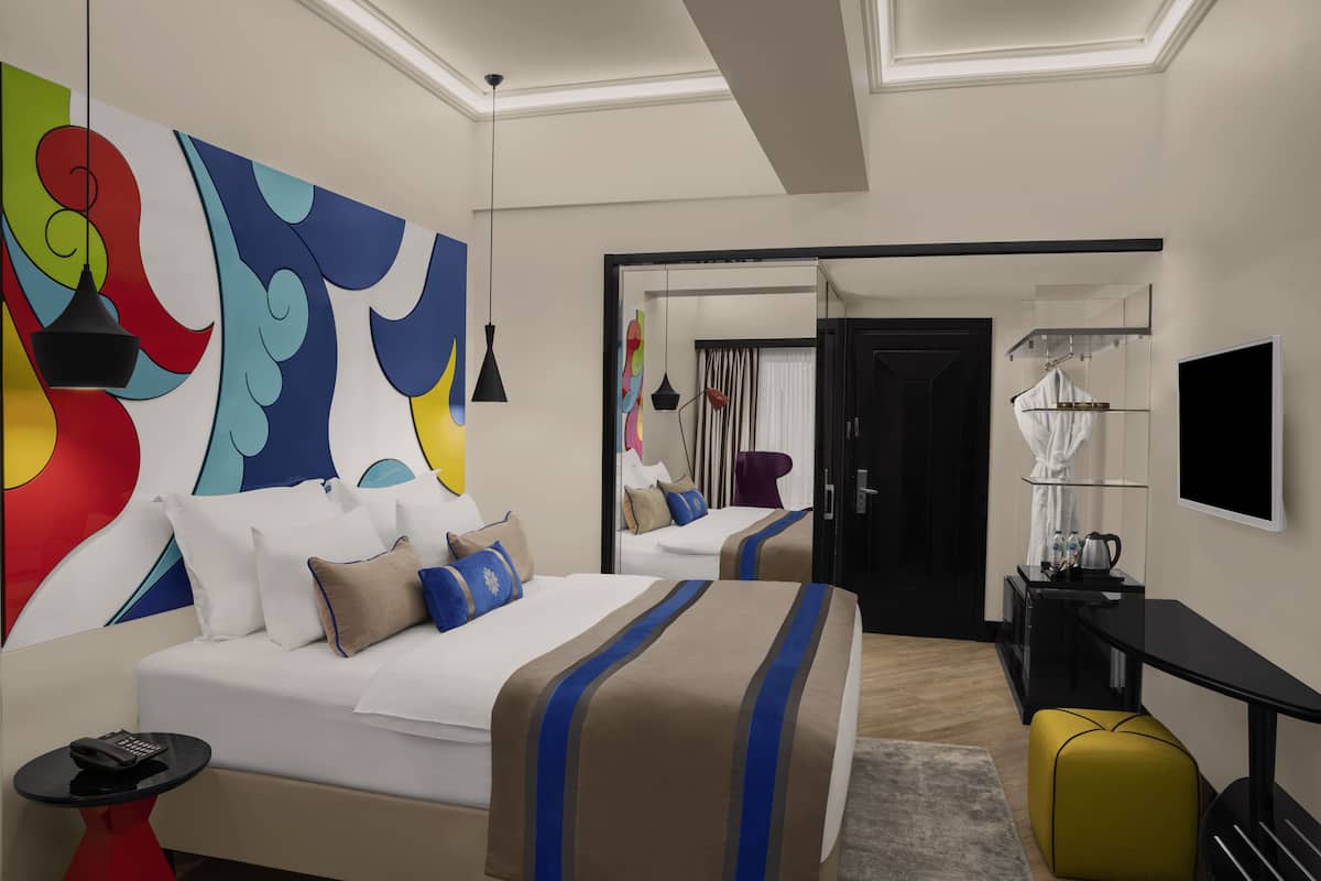 1 bedroom, premium bedding, minibar, in-room safe