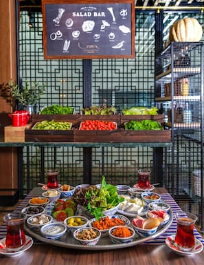 Daily buffet breakfast for a fee - Sura Hagia Sophia Hotel (Istanbul)